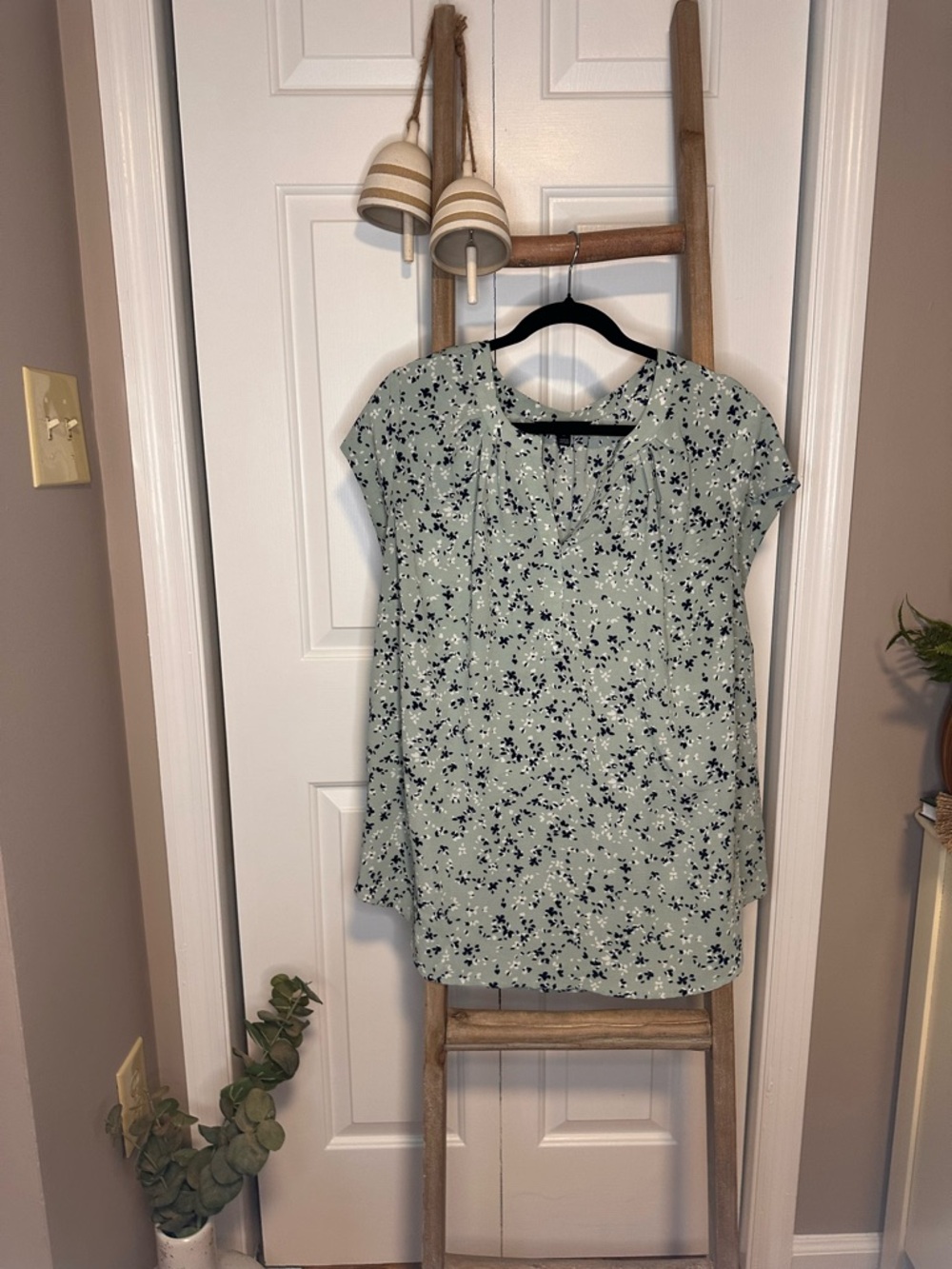 41 Hawthorn Mint Green Floral Cap-Sleeve Blouse